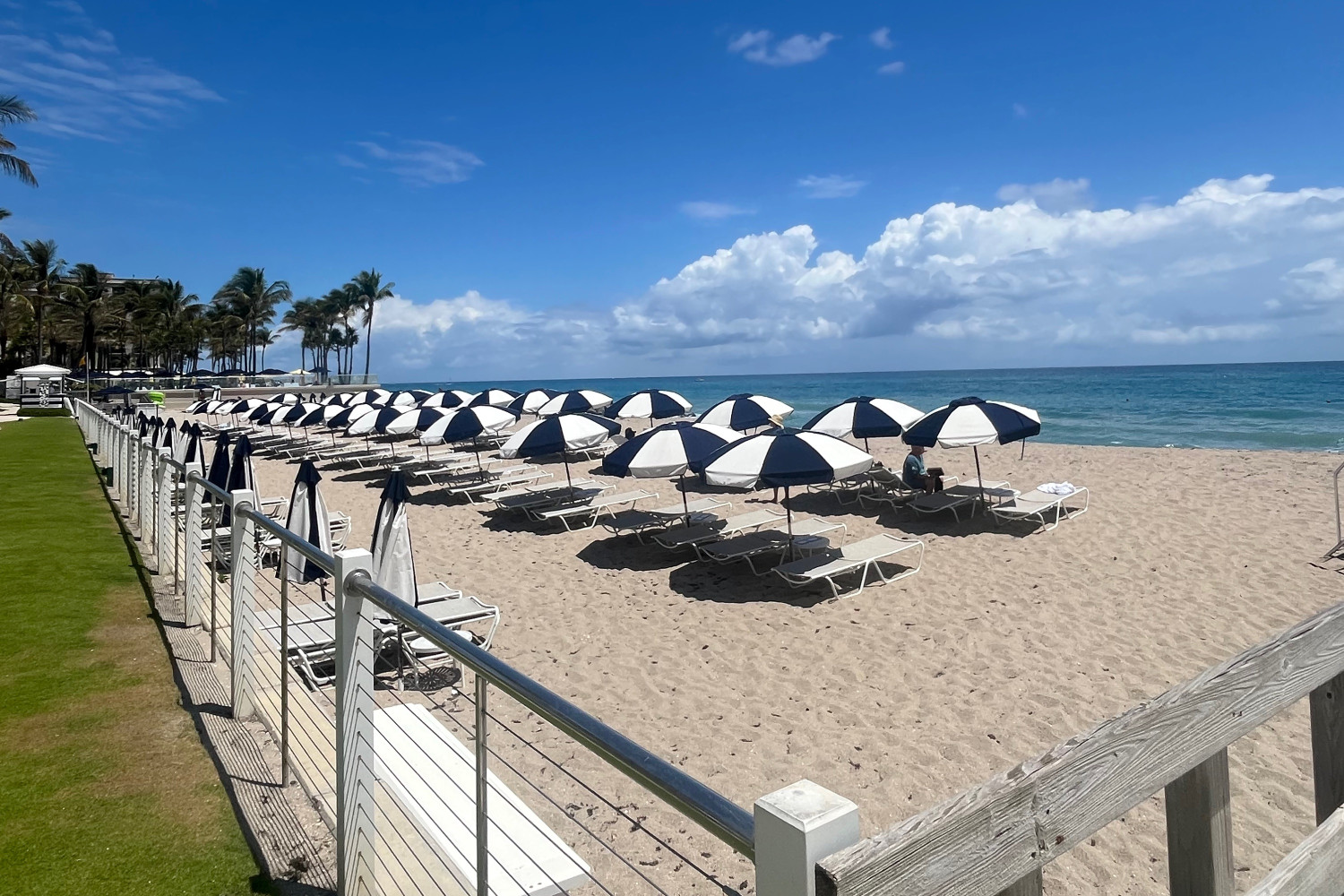 the breakers 121